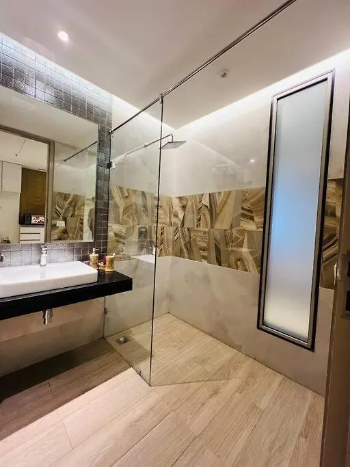 Luxury Studios Key 9 Gurgaon Apartament